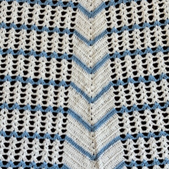 Vintage Hand-Crocheted Crochet Half Apron Blue & White Chevron Pattern - Picture 6 of 11